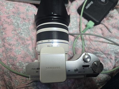 삼성 NX300 18-55mm 카메라 팝니다.